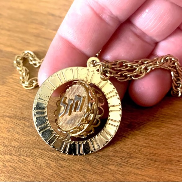 NWOT Vintage Hebrew Gold Tone Spinner Pendant Necklace Long Chain 1970s - Picture 3 of 7
